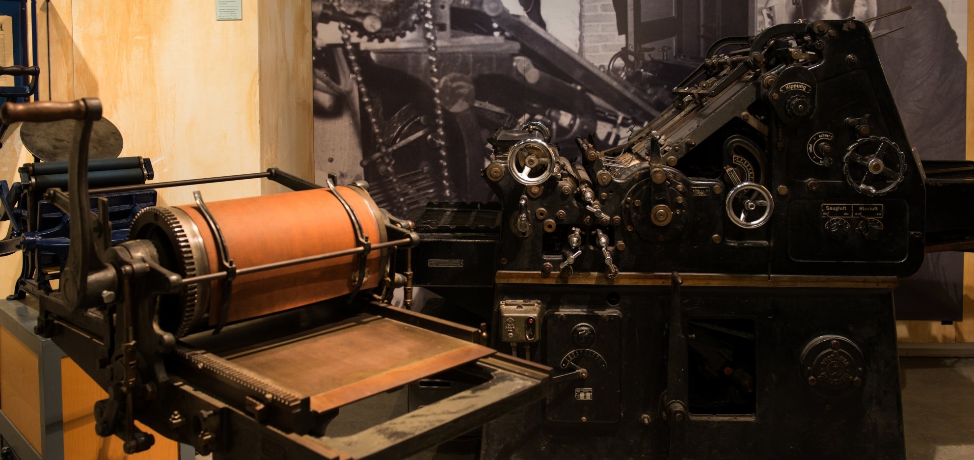The printers’ inventory in the museum came from Jesse Printers in Amsterdam, where the underground newspaper Het Parool was produced. The big press was used to print De Vonk [The Spark] in Haarlem.
