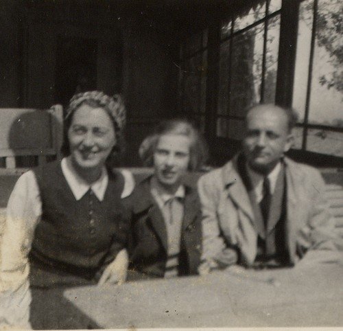 Evanmet haar ouders, Oostenrijk 1938.