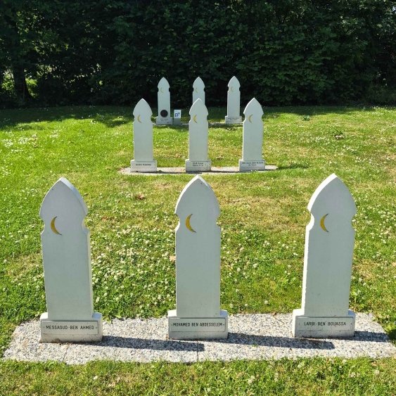 Marokkaanse graven op het Franse Ereveld in Kapelle. (Foto: Christiaan 't Hart, Memorial 40-45 Kapelle)