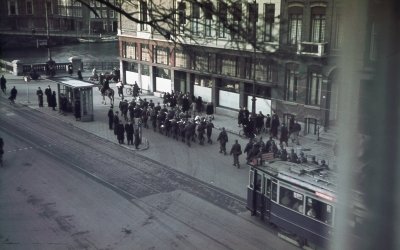 Kleurenfoto van Amsterdam in de oorlog